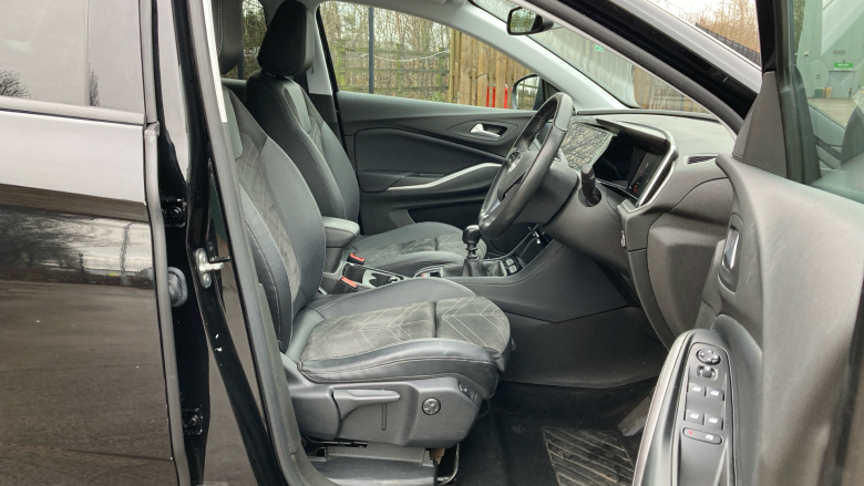 Vauxhall Grandland 1.2 Turbo Ultimate 5dr Petrol Hatchback